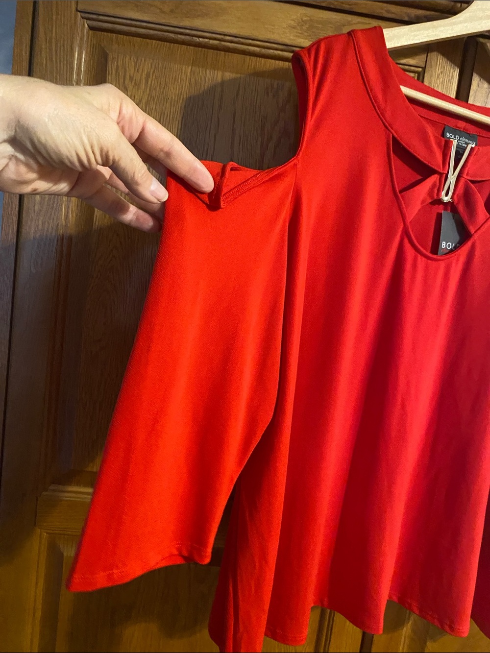 BOLD elements Red Cold-Shoulder Keyhole Blouse - Picture 7 of 9